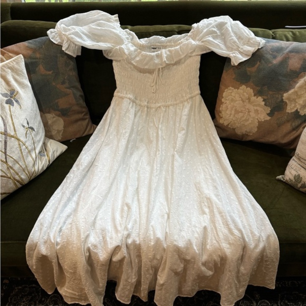NWOT-Pretty XL Feminine White on White Polka Dot Dress